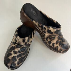 SoftWalk Brown Leopard Print Slide Clogs Women’s 8N Comfort Slip On S6015‑209